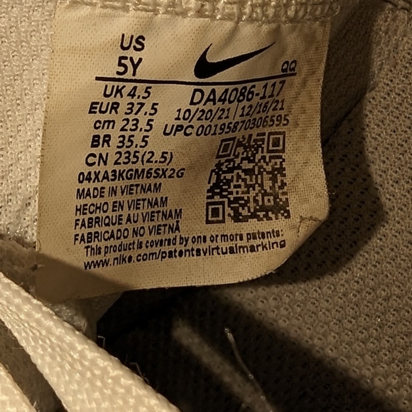 Nike Youth High Tops Size 5 - Picture 7 of 7